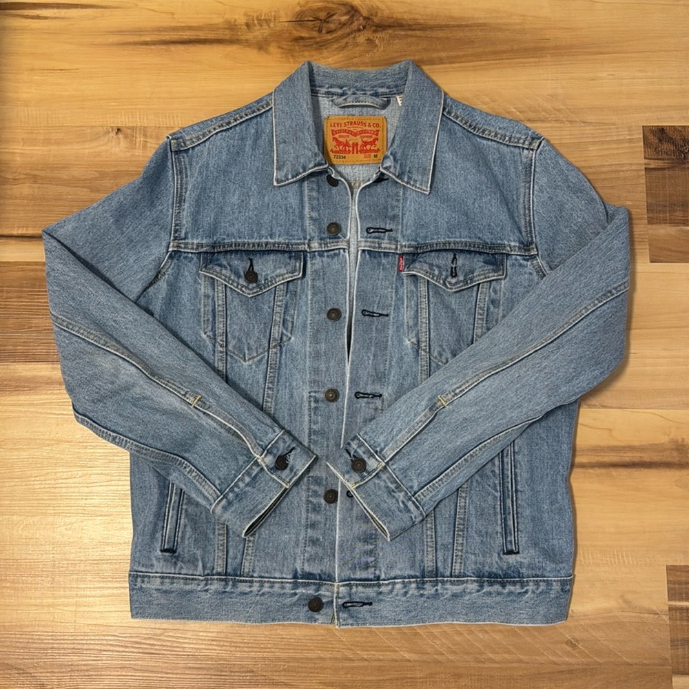Men’s Levi Denim jacket